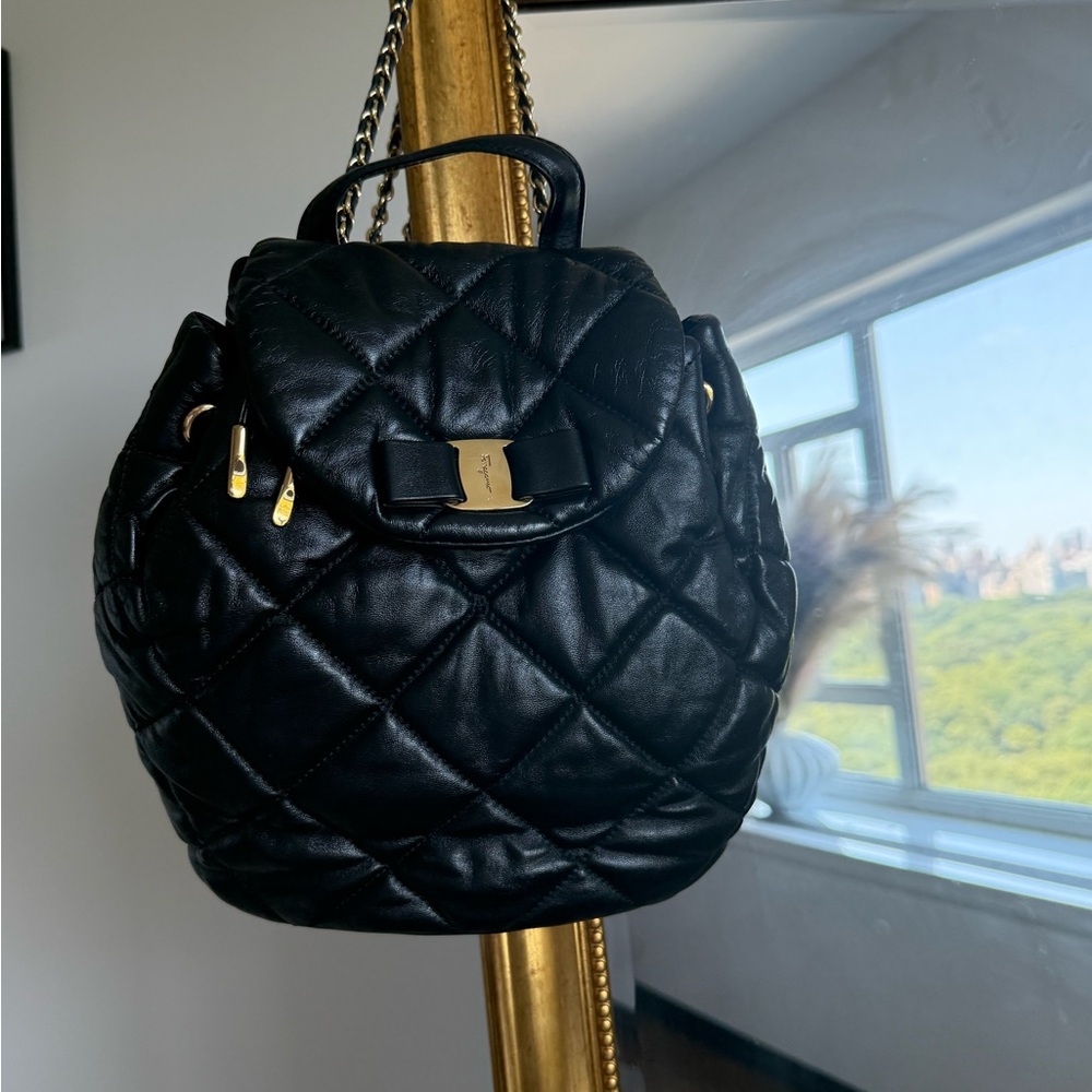 Elegant Black Quilted Women's Bag